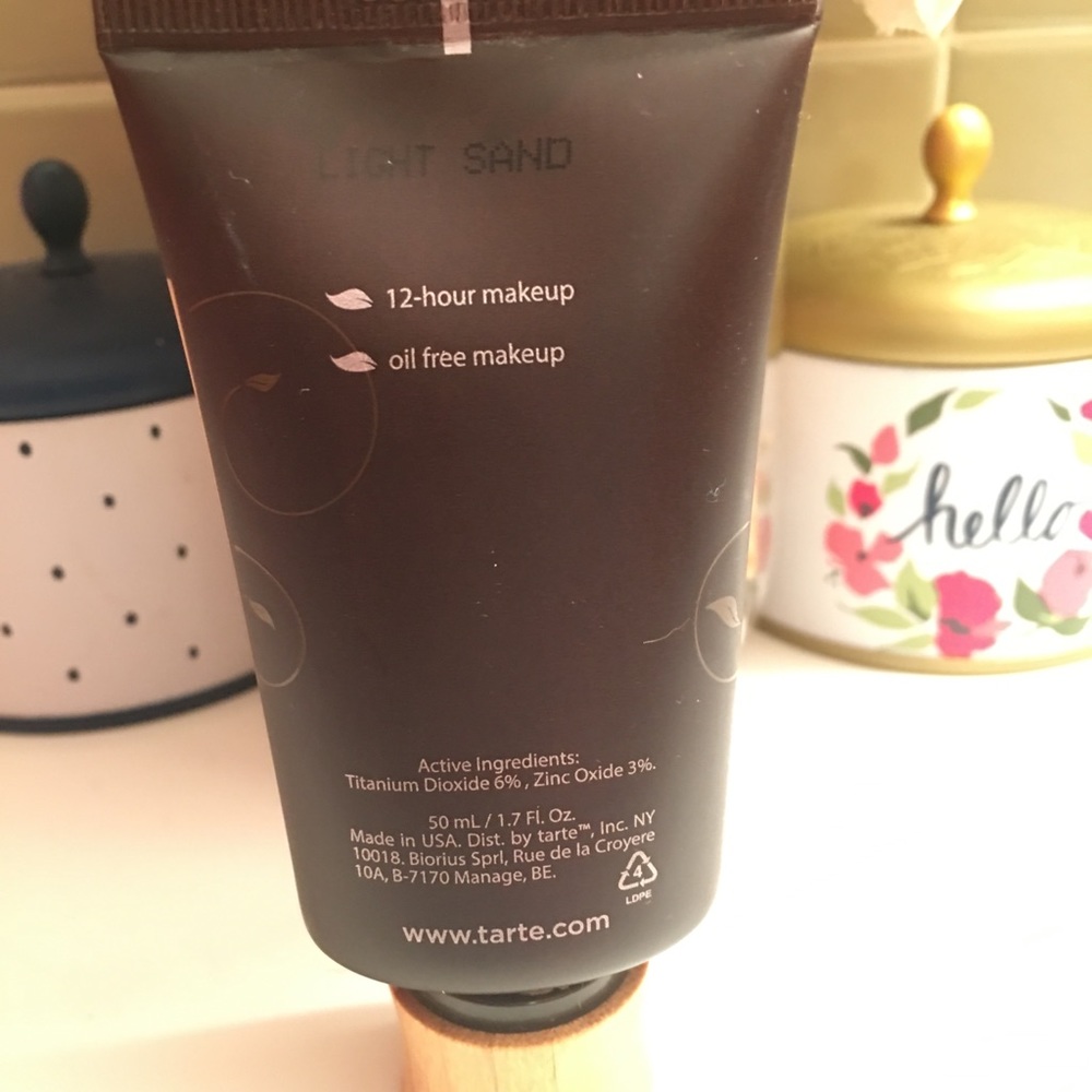 Taste Amazonian Clay foundation: Light Sand